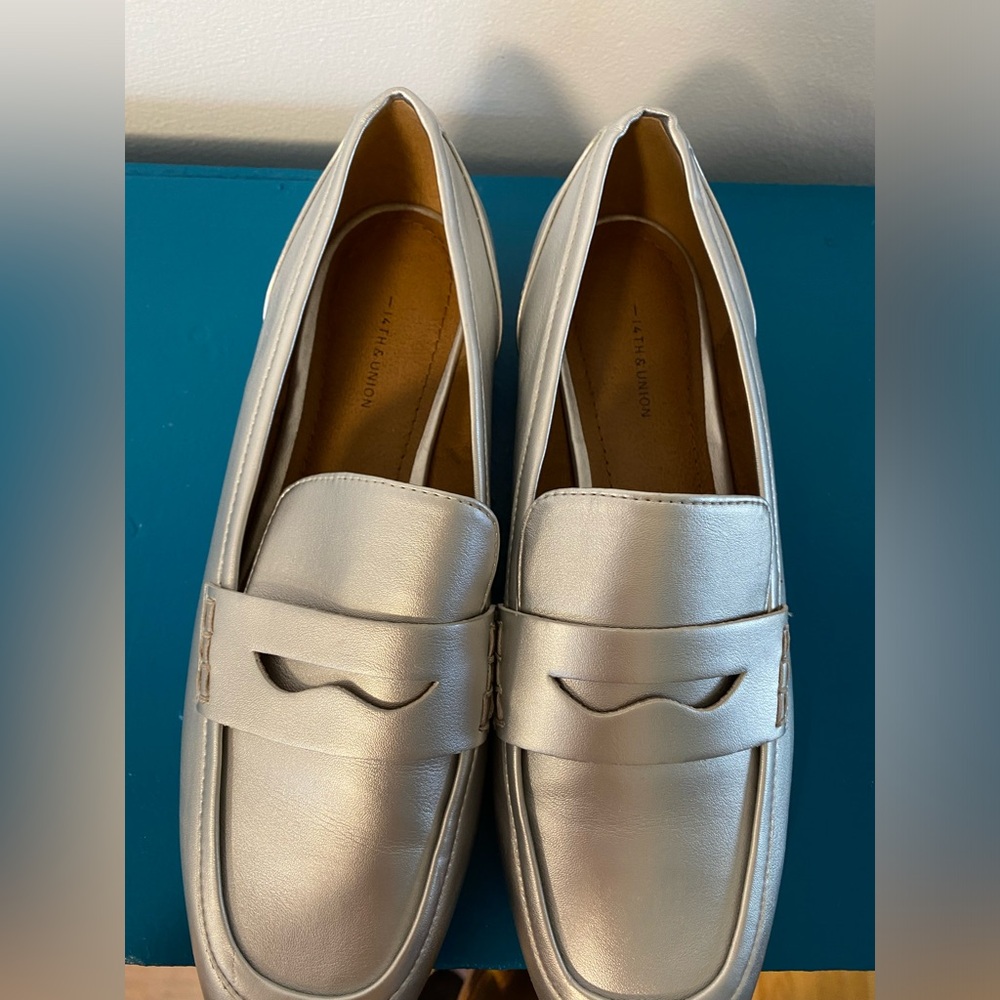 Amazing  14th & Union silver loafers, size 7.5.